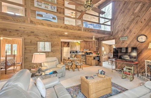 Charter Hills House | 1 Mi to Beech Mtn Home with Furnished Deck