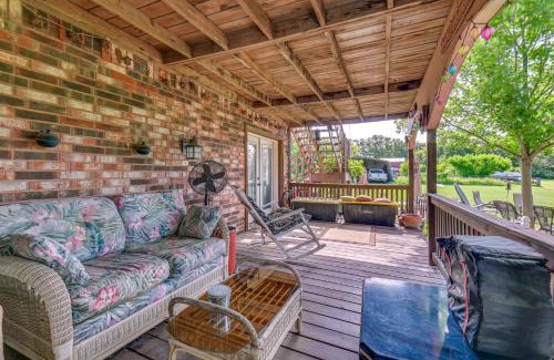 Kingston House | 1 Mi to Boat Ramp Lake Texoma Getaway with Deck