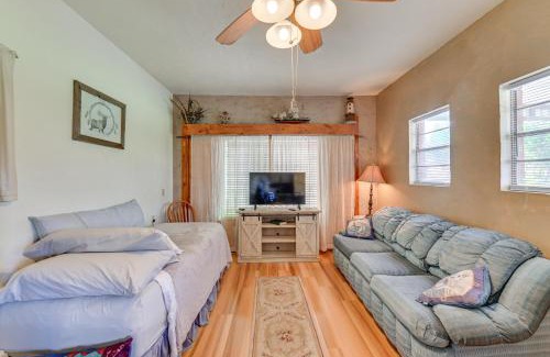 Kingston House | 1 Mi to Boat Ramp Lake Texoma Getaway with Deck