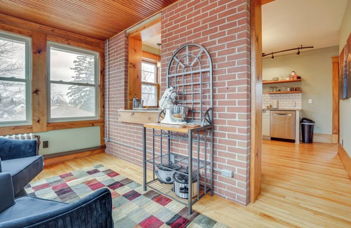 North End Apartment | 1 Mi to Como Park: WFH-Friendly Saint Paul Duplex!