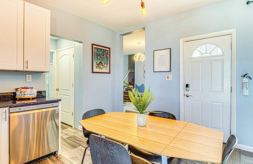 Babe Denny House | 1 Mi to Dtown & Lucas Oil Stadium: Home in Indy!