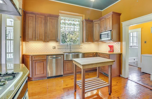 Meridian Cottage | 1 Mi to Dtwn Meridian: Historic Home w/Porch!