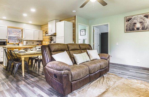 Lynx Cabin | 1 Mi to Hunting: Cozy & Secluded Stout Cabin
