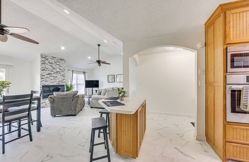 Jacksonville House | 1 Mi to Lake Jacksonville: Pet-Friendly Home