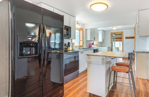 Two Rivers House | 1 Mi to Shore: Lake Michigan Retreat w/Game Room!