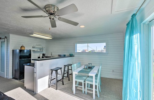 Surfside Beach Apartment | < 1 Mi to Surfside Beach: Open-Concept Cottage