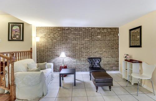 Berwyn Apartment | 1 Mi to UMD Convenient and Cozy Condo with Patio!