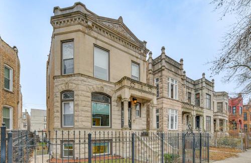Grand Boulevard Apartment | 1 Mi to University of Chicago Urban Escape!