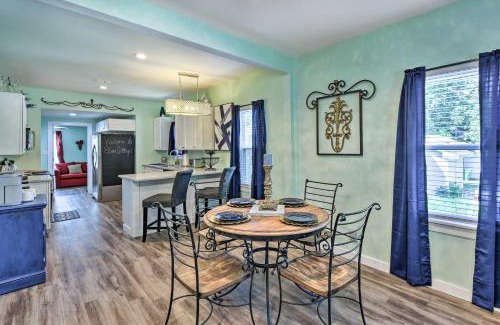 Central Arlington House | 1 Mi to UTA Arlington Elm Cottage with Fenced Yard