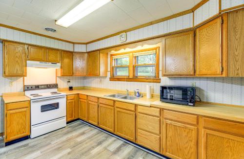 Damascus House | 1 Mi to Virginia Creeper Trail Serene Family Home
