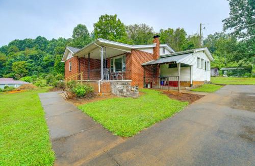 Damascus House | 1 Mi to Virginia Creeper Trail Serene Family Home
