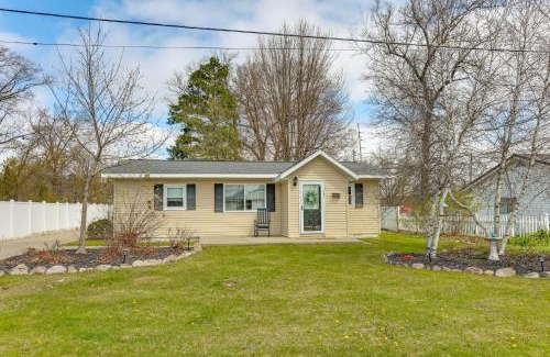 Harrison House | 1 Mi to Wilson State Park Harrison Home with Yard!