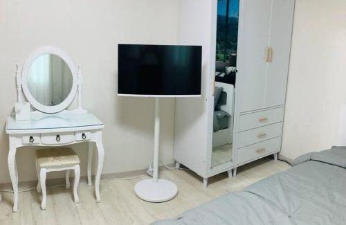 Seocho-gu Apartment | 1 min from Sadang Station line 2 & 4