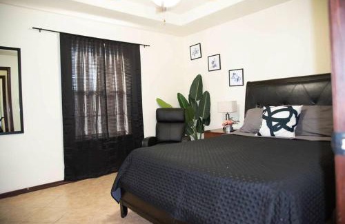 Edinburg Apartment | 1 Min to University UTRGV 2BD 2BT town suite