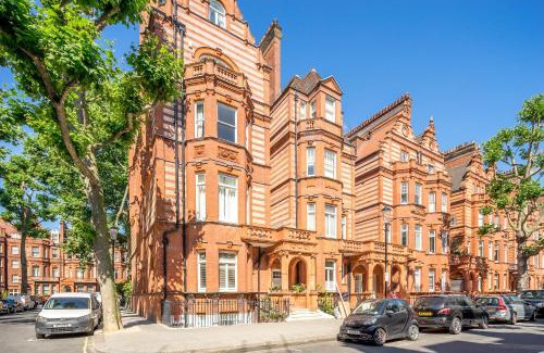 Chelsea Apartment | 1 minute from Sloane square Homm walkable to Harrods and Kings Road