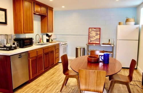 Ocean Beach House | 1 minute walk to the beach! Two story duplex - sleeps 10