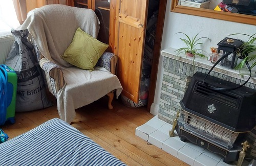 Preston House | 1 Minutes Walk to Tubes so All London is Easy. Big Double Room With Fitted Robes