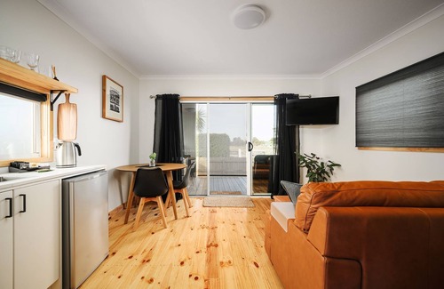 Milawa Apartment | 1 of 2 Modern Tiny Homes in Milawa's Wine Region.