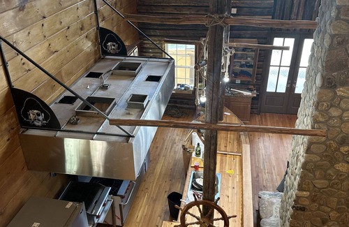 Dundas Bed & Breakfast | 1 of a kind custom lodging