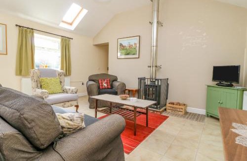 Ryther House | 1 Pines Farm Cottages