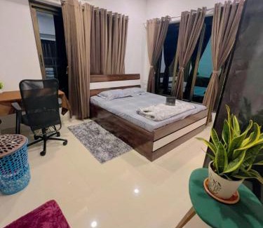 Malad West House | 1 private room with free food at gorgaon