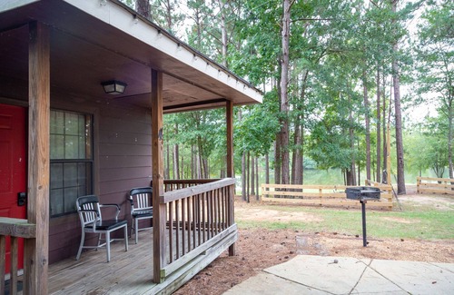 Ramer Apartment | 1 rm cabin, shared bth house, at Kick Back Ranch.