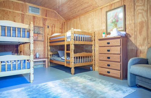 Ramer Apartment | 1 rm cabin, shared bth house, at Kick Back Ranch.