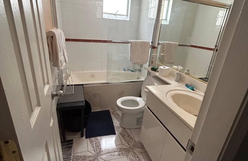 Delta House | 1 Room with Double Bed, Relaxing Chair,Patio and Full Washroom Private Entrance)