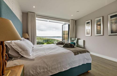 Mortehoe Apartment | 1 Woolacombe West - Luxury Apartment at Byron Woolacombe, only 4 minute walk to Woolacombe Beach!