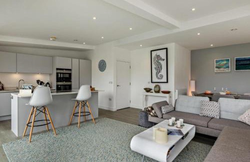 Mortehoe Apartment | 1 Woolacombe West - Luxury Apartment at Byron Woolacombe, only 4 minute walk to Woolacombe Beach!