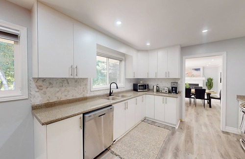 York Regional Municipality Other | 10 Acre Farmhouse with Pool + Ponds [5 Bedrooms/3 Baths]