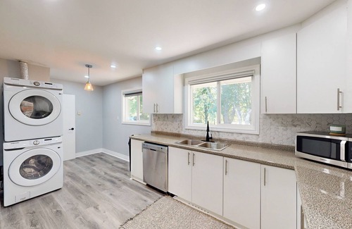 York Regional Municipality Other | 10 Acre Farmhouse with Pool + Ponds [5 Bedrooms/3 Baths]