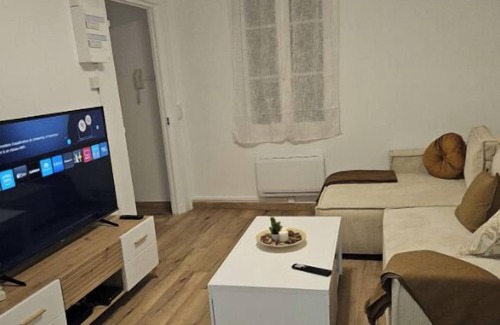 Reims Apartment | 10- Beautiful 6-person family apartment