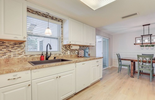 South Bradenton House | 10 Mi to Anna Maria Island: Bradenton Family Home