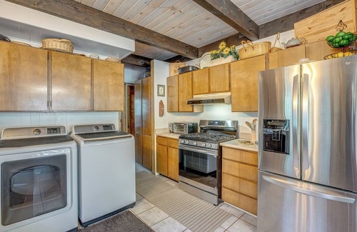 Christmas Valley House | 10 Mi to Lake Tahoe Beaches: Home w/Pool Table