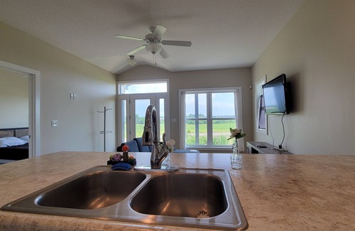 Jamesport House | 10 min from downtown Jamesport, MO