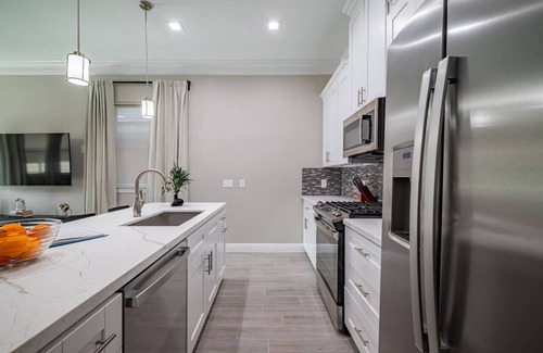 Greater Fondren Southwest House | 10 Min to Alphaland | Pet Ok | Home Gym|Gated Home