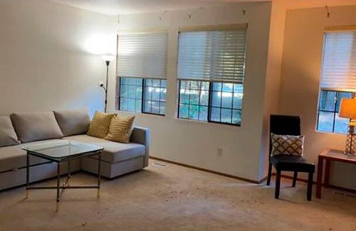 East Lake Hills House | 10 min walk to Downtown - Large 7 bedroom house