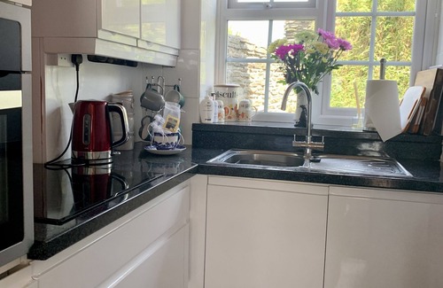 Ilfracombe Cottage | 10 mins drive to beaches and harbour.Idyllic location.Pub nearby. Dog friendly