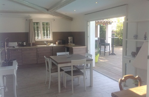 Saint-Jean House | 10 minutes from the Croisette Superb garden level with individual swimming pool