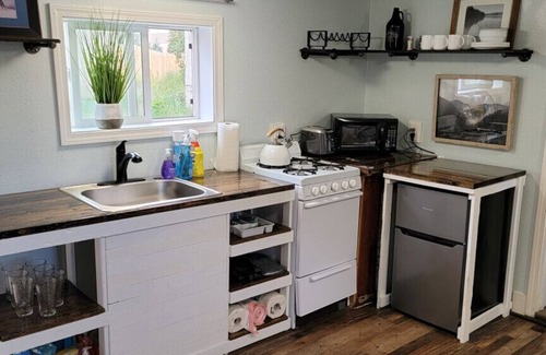North Star Cottage | 10 minute walk to restaurants & trails - Convenient Location - #4 Slumber Village
