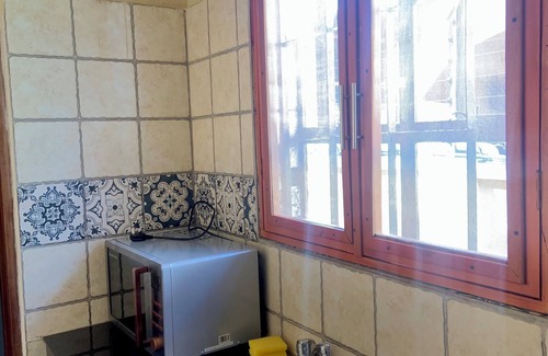 Kisutu Bed & Breakfast | 10-minute walk to the beach! 2-bed house with a kitchen and bathroom.