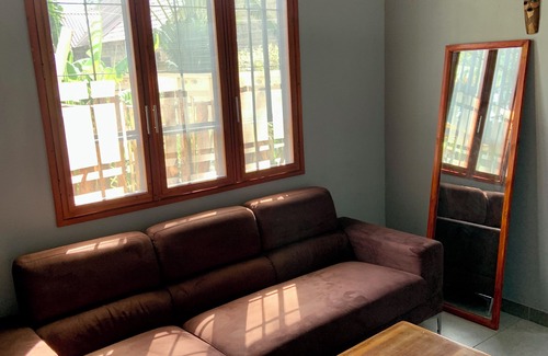 Kisutu Bed & Breakfast | 10-minute walk to the beach! 2-bed house with a kitchen and bathroom.