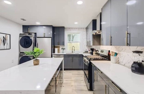 South Manchaca House | 10 minutes away from DW, 6th st, and many attractions