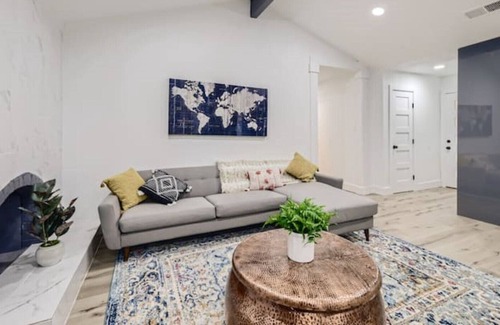 South Manchaca House | 10 minutes away from DW, 6th st, and many attractions