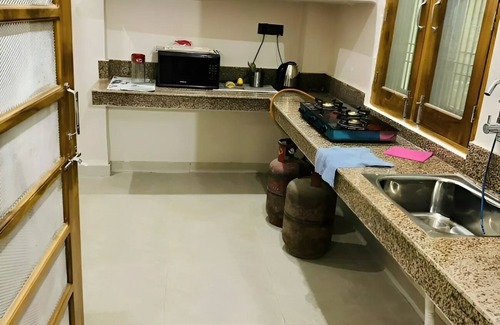 Bouvet Island House | 10 minutes from Ram Mandir! Family-sized home with Parking and Garden.