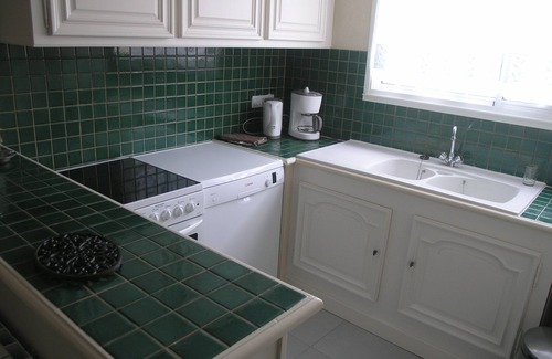 Besneville House | 10 minutes from the beaches, large house by the stream. Ideal for families