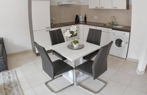Himberg Apartment | 10 minutes to the airport Free Parking Near Vienna Pet friendly Apartment