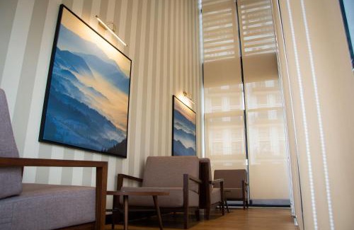 Sungai Penchala Apartment | 10 Mossaz skypool 5mins to 1U and Ikea atEmpire City by Light House