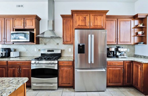 Surf City House | 10% off last-minute stays! Inquire today to save on your oceanfront escape!